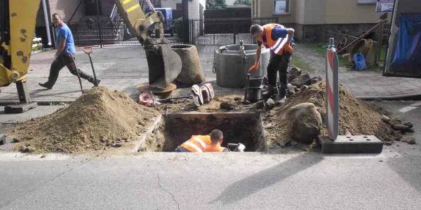 Przebudowa sieci wodociągowych, kanalizacji sanitarnych i przepompowni ścieków w Złotowie