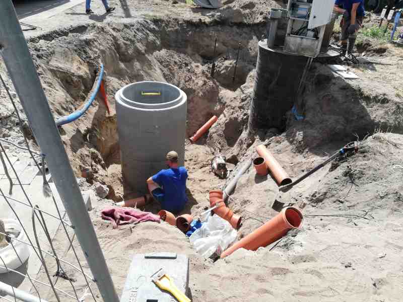 Przebudowa sieci wodociągowych, kanalizacji sanitarnych i przepompowni ścieków w Złotowie