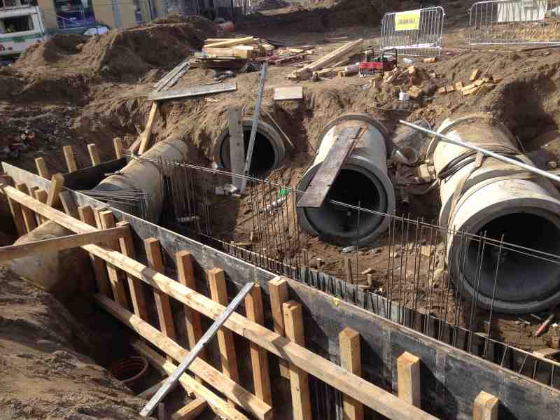 Plac Konstytucji 3 Maja - wodociąg